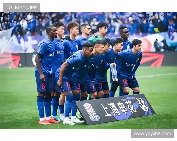 上海市足协热烈祝贺海港队在上海足球史上创造辉煌成就的壮丽篇章